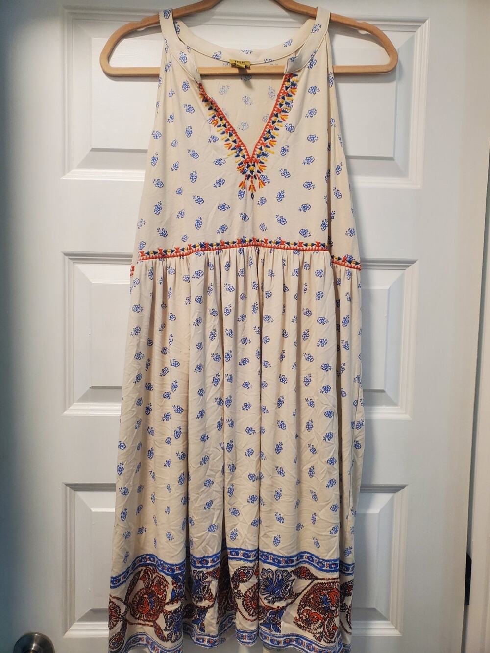 Women’s True Craft Sleeveless Dress Xl Cream Blue Orange NEW.a30